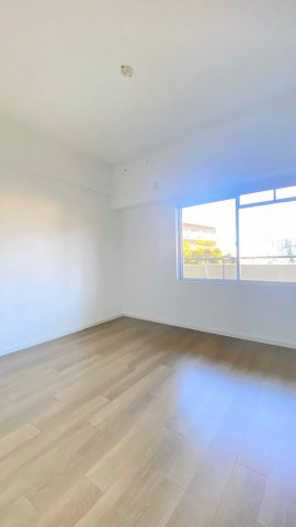 伊丹パーク・ホームズ3号棟の子供部屋|洋室