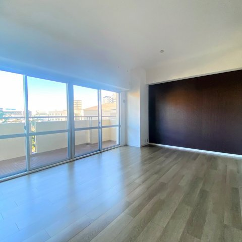 伊丹パーク・ホームズ3号棟の居間・リビング|リビングダイニング