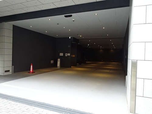 クレヴィアタワー御堂筋本町の駐車場|駐車場ゲート