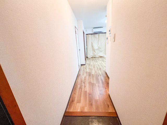 イマ・フルネスの玄関