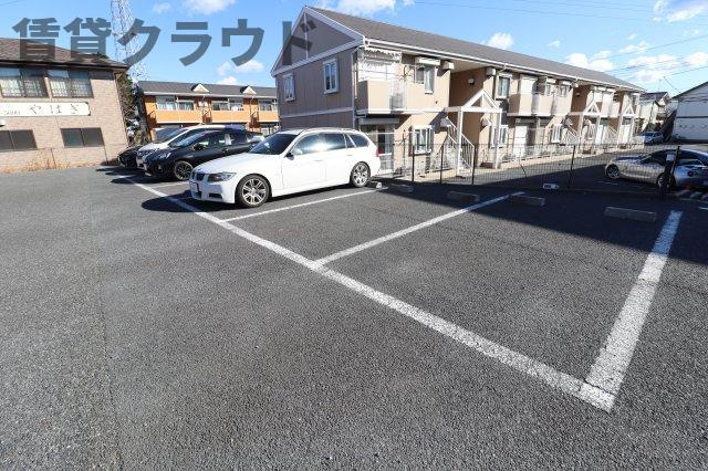 エミネンス・パティオの駐車場|駐車場があるので、車を買う予定の方も安心です