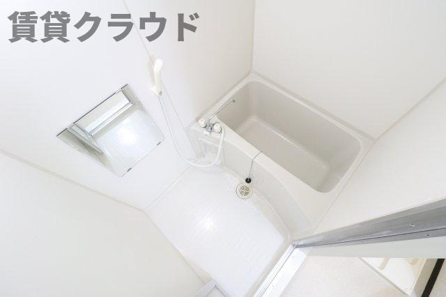 エミネンス・パティオの浴室|コンパクトで使いやすいお風呂です