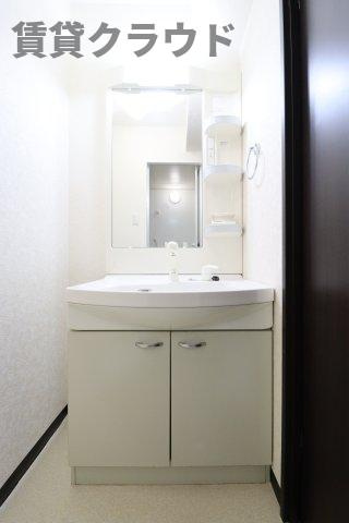 エミネンス・パティオの洗面所|朝の準備に活躍する、洗髪洗面化粧台！