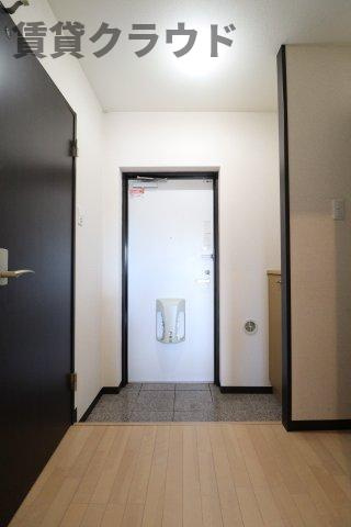 エミネンス・パティオの玄関|収納もある玄関です