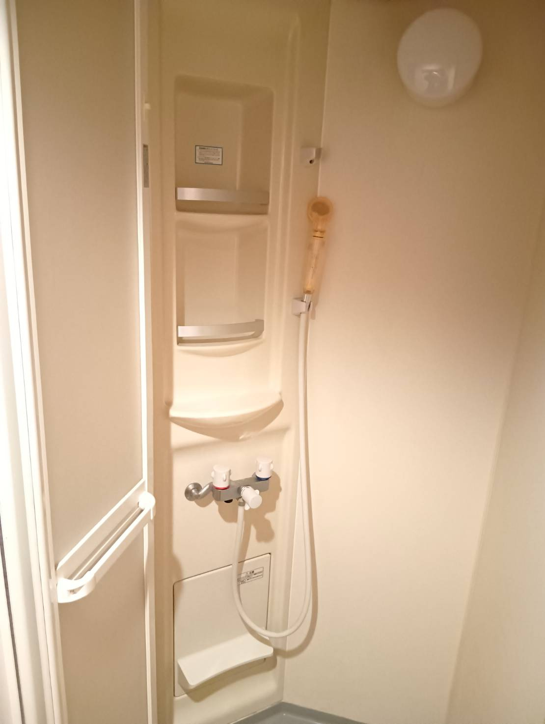 草津市平井２丁目の店舗事務所のシャワールーム|シャワールーム付きの物件です