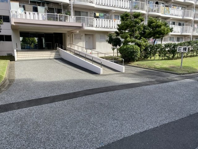 サンコーポ浦安E棟のエントランス