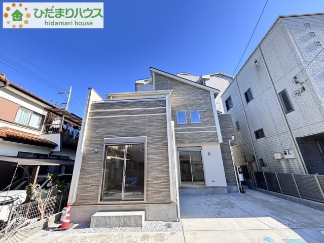 上尾市二ツ宮　2期　新築一戸建て　ブルーミングガーデン　01の外観|広いスペースで車の出し入れもしやすいです