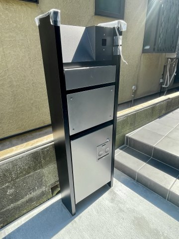 練馬区西大泉3丁目　穏やかな街並み　限定1棟の駐車場|宅配ボックス付き機能門柱