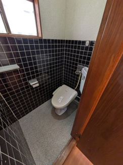 【トイレ】 | 岐阜市下西郷中古住宅！リフォームあり！そのままでお住まいいただけます♪七郷小学校まで徒歩7分！ | 岐阜市下西郷中古住宅！リフォームあり！そのままでお住まいいただけます♪七郷小学校まで徒歩7分！