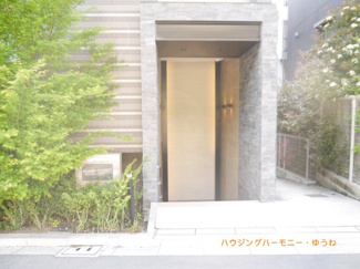 【エントランス】
