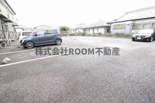 かのんハウス２番館の駐車場|車をお持ちの方に嬉しい駐車場付きの物件です