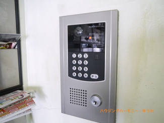 【その他共用部分】 | エントランスは、安心のオートロック仕様。