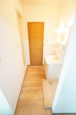 【洗面所】 | ヴェルデめいわA | ※同物件・反転タイプの写真です。