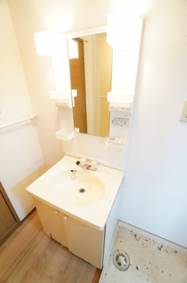 【独立洗面台】 | ヴェルデめいわA | ※同物件・反転タイプの写真です。