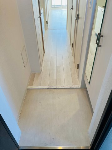 仲介手数料0円！！エスリード上前津テルツェの玄関