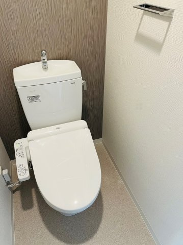 仲介手数料0円！！エスリード上前津テルツェのトイレ