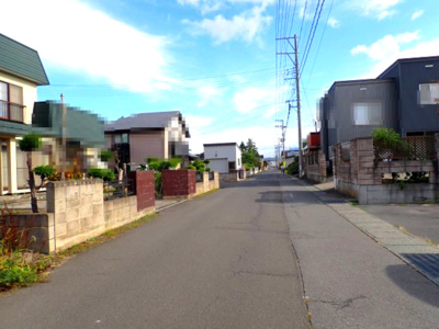 【前面道路含む現地写真】 | 黒石市緑町四丁目　土地