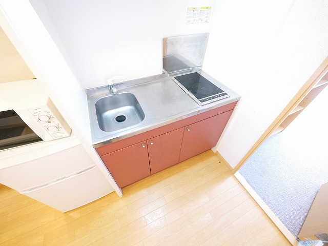 レオパレスビューヒルズテンのキッチン