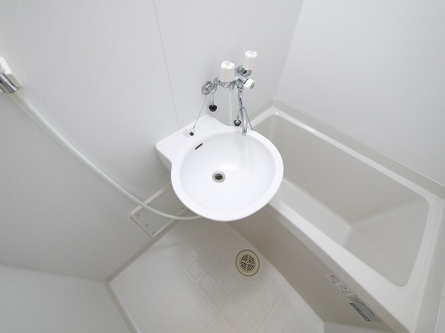 レオパレスビューヒルズテンの洗面所