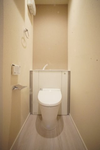 【トイレ】 | シャルドーネ | リモコンタイプの暖房洗浄便座付トイレです