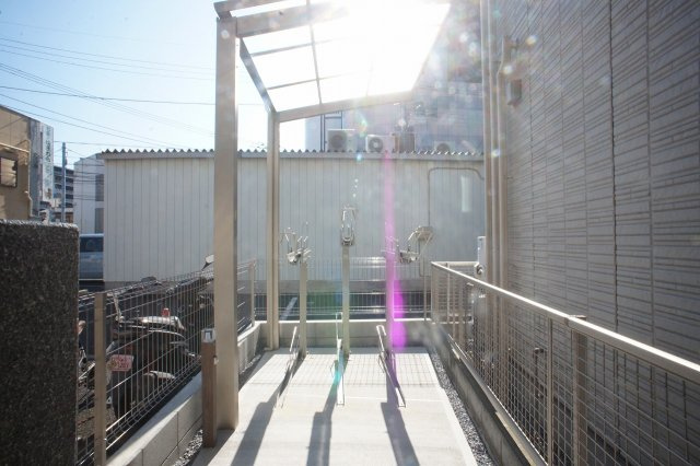 【その他共用部分】 | シャルドーネ | 上下のサイクルラックです。