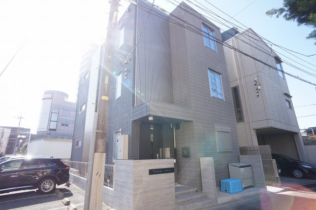 【外観】 | シャルドーネ | こじんまりとしながらも、建物スペックは魅力満載です