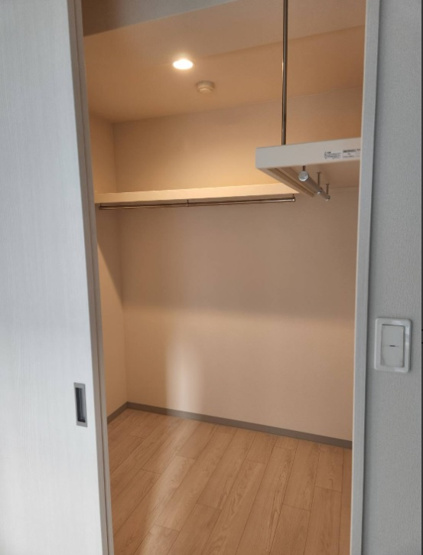 【収納】 | En Nakazaki | ウォークインクローゼット