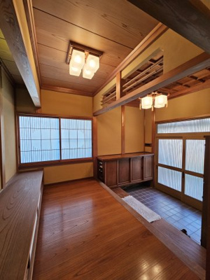 【玄関】 | 鳥取市布勢中古戸建て