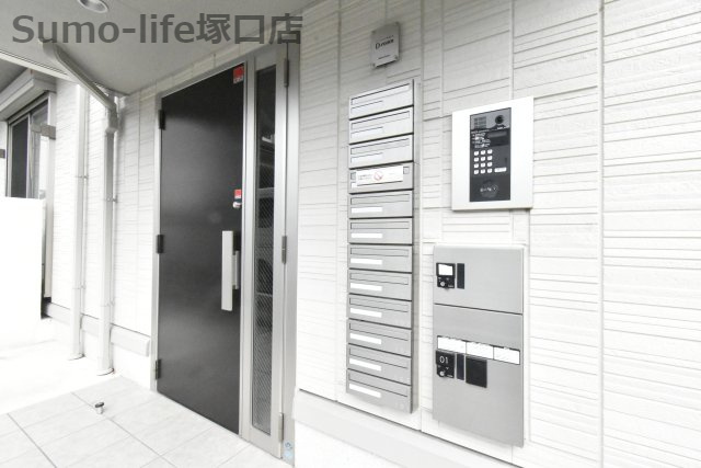 D-room宮ノ前のエントランス