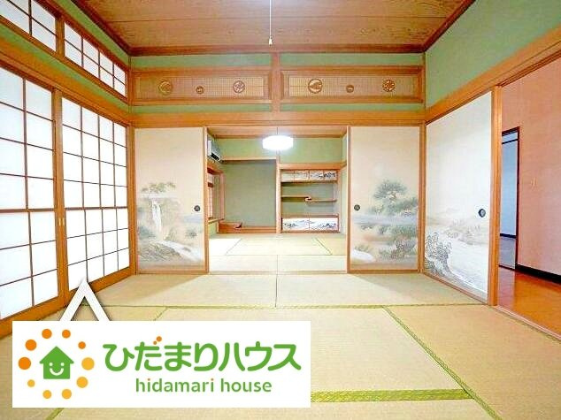 【和室】 | 常総市大沢　中古戸建 | 扉を閉じれば来客用のお部屋として。開いて広い空間を作れば、お子様の遊び部屋として使えます！