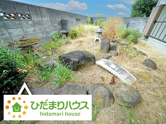 【庭】 | 常総市大沢　中古戸建 | 日本の風情を感じられる庭石♪