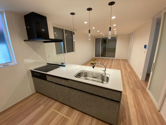 千種区鹿子殿のキッチン|リビングが見渡せる開放的な対面キッチン♪