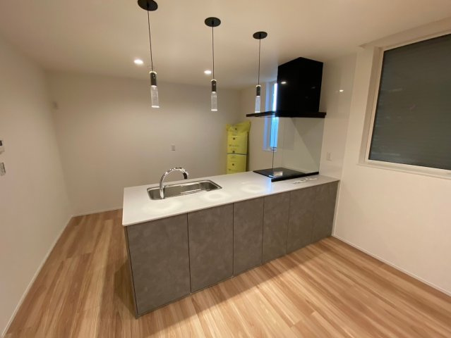 千種区鹿子殿のキッチン|DKには大きめのダイニングテーブルも設置可能。