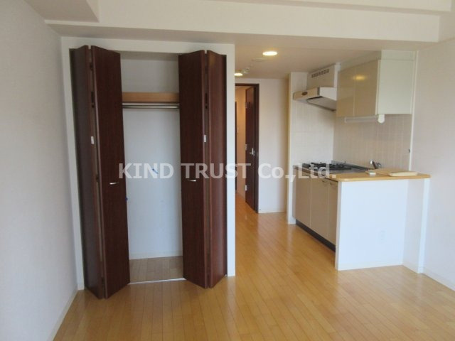 グランカーサ梅田北の内装|明るい色調の室内です