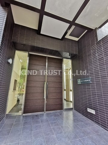 グランカーサ梅田北のエントランス|落ち着いたエントランスです