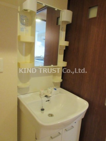 グランカーサ梅田北の独立洗面台|独立洗面台、朝の身支度には欠かせません