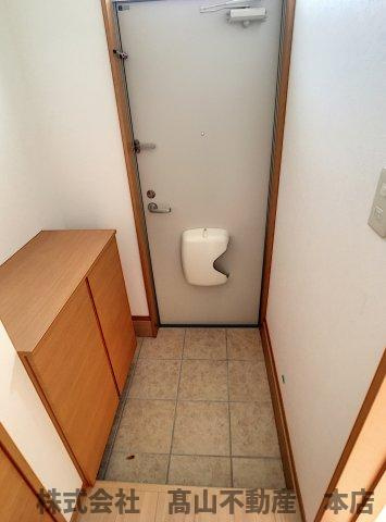 ラフォーレあおいＡ棟の玄関