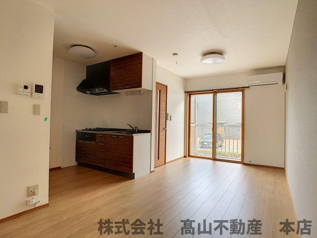 ラフォーレあおいＡ棟の居間・リビング