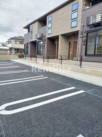 アンソレイエの駐車場