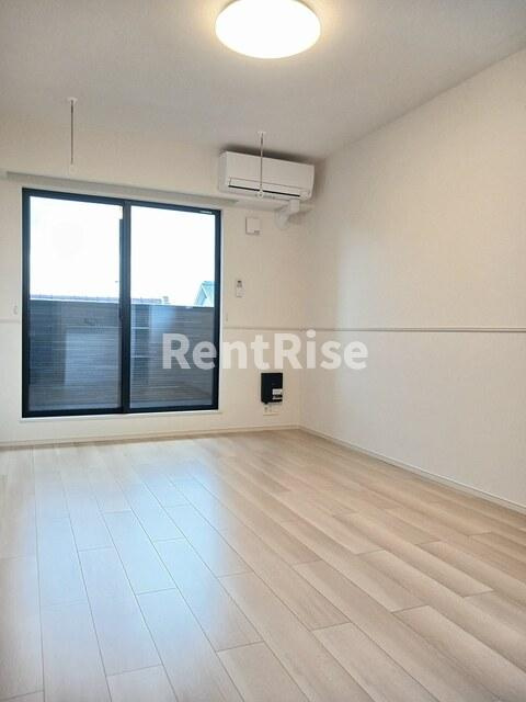 ウィンディ岩倉の居間・リビング