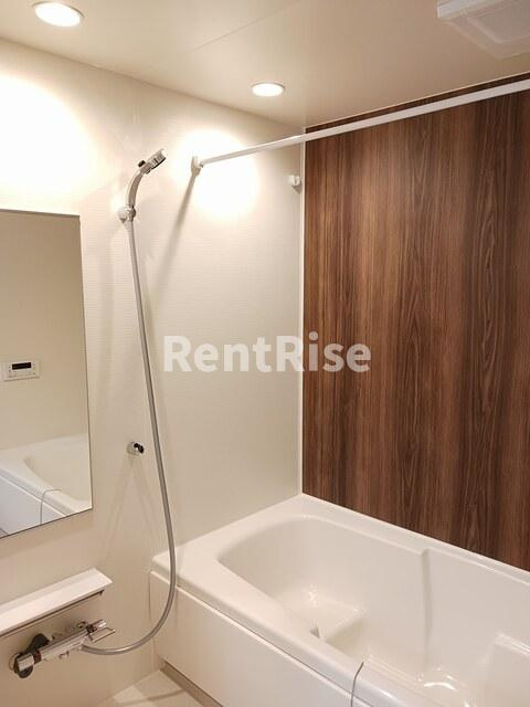 ウィンディ岩倉の浴室