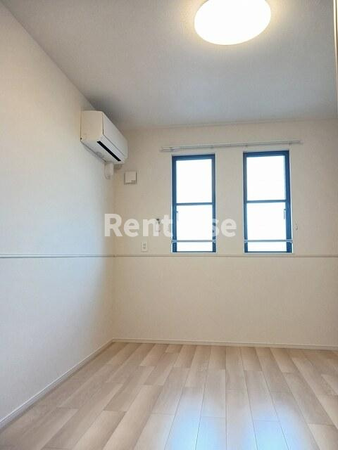 ウィンディ岩倉の寝室