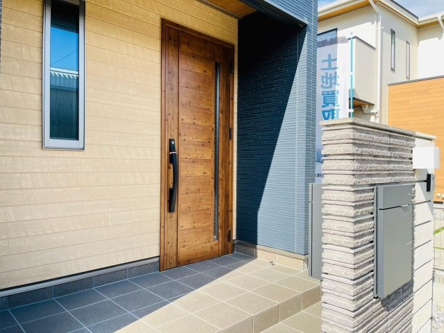 戸建　瑞穂市別府Ⅲ　全4区画分譲の玄関|玄関ドアの鍵はディンプルキーと内側はサムターンキーになっており防犯性の高い仕様になっています。