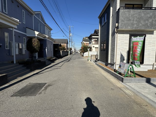 松戸市古ケ崎２丁目新築戸建【北部小学校：7分】の前面道路含む現地写真|西側前面道路・幅員約6ｍ
