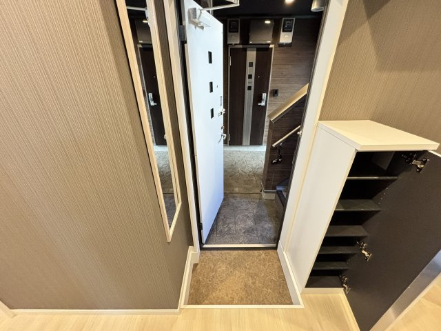 ソラリスの玄関