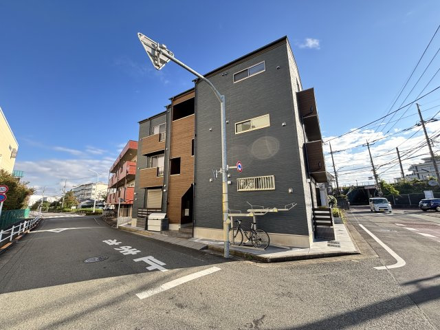 ソラリスの外観