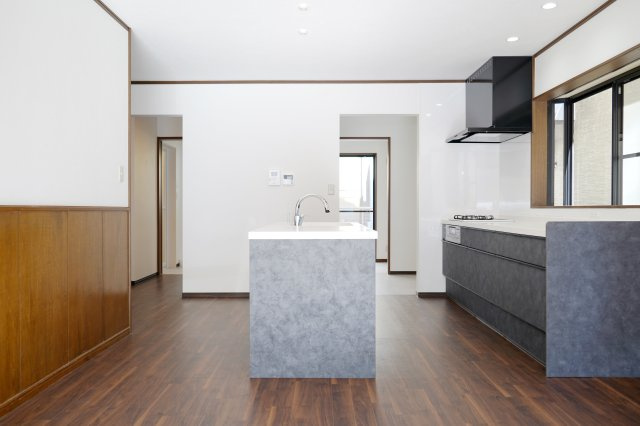 ６４３０２　岐阜市長良東三丁目中古戸建てのキッチン