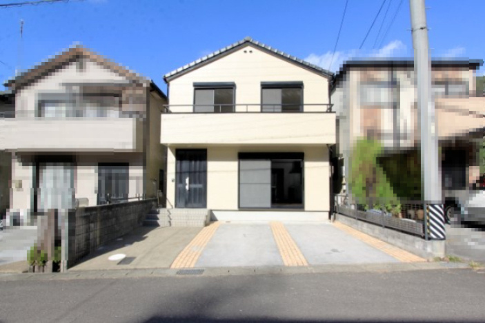 ６４３０２　岐阜市長良東三丁目中古戸建ての外観|外壁等外部塗装を行い、キレイに生まれ変わりました♪