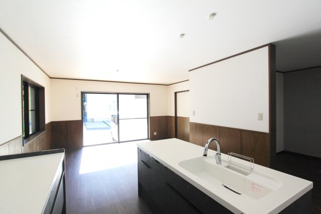 ６４３０２　岐阜市長良東三丁目中古戸建てのキッチン