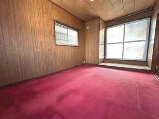 【洋室】 | 右京区太秦安井北御所町 | 約7帖洋室、3面採光のお部屋：リフォームをお楽しみいただけます